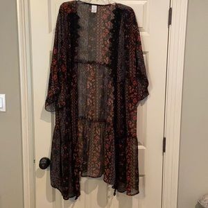 Crochet trim kimono